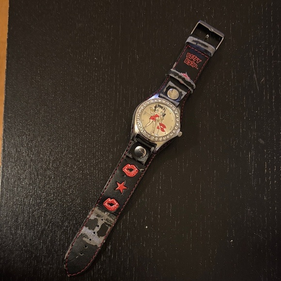 Betty Boop Black and Red Themed Smartwatch - Picture 1 of 4